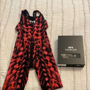 TYR Venzo in Red and Black